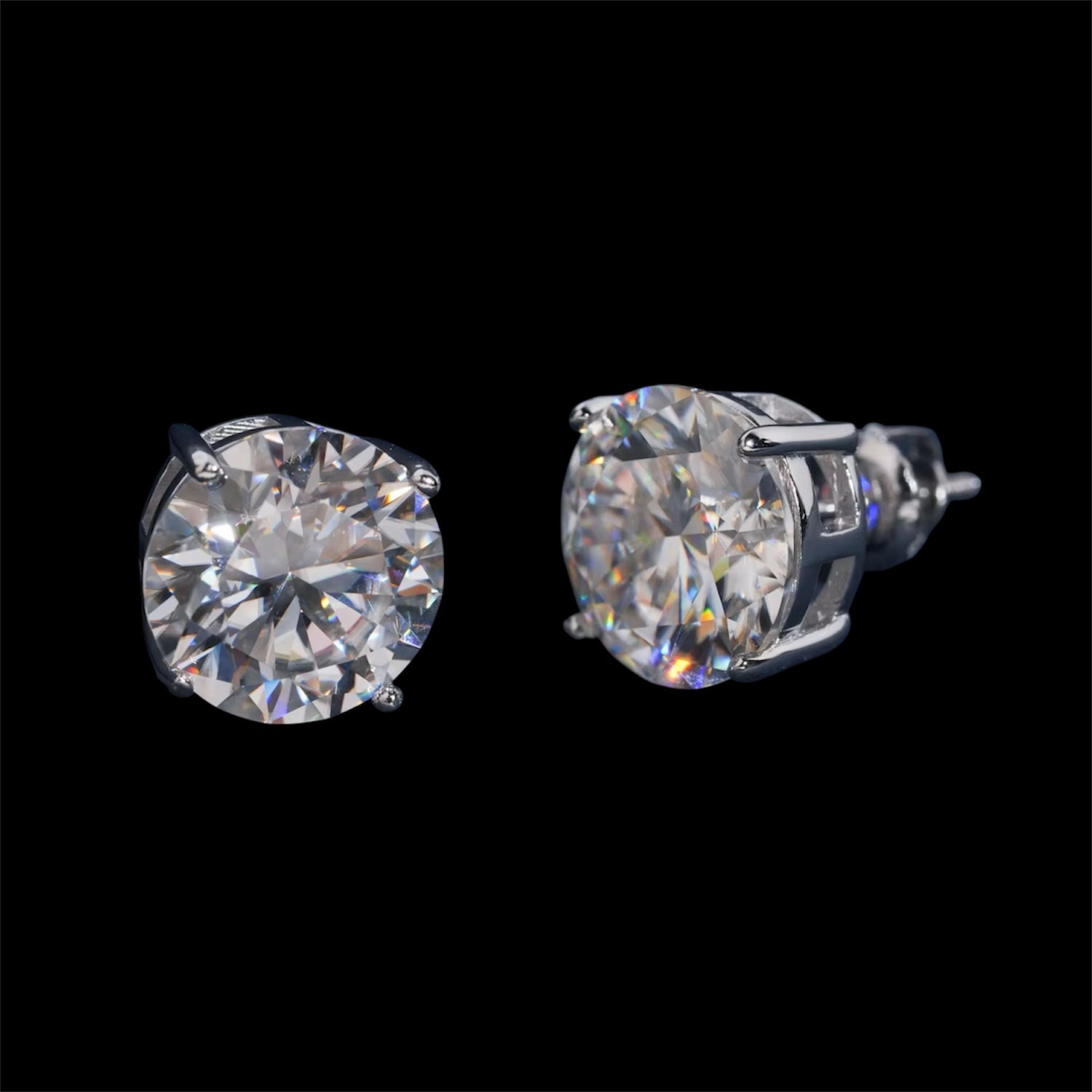Round Moissanite Stud Earrings (Screwback)