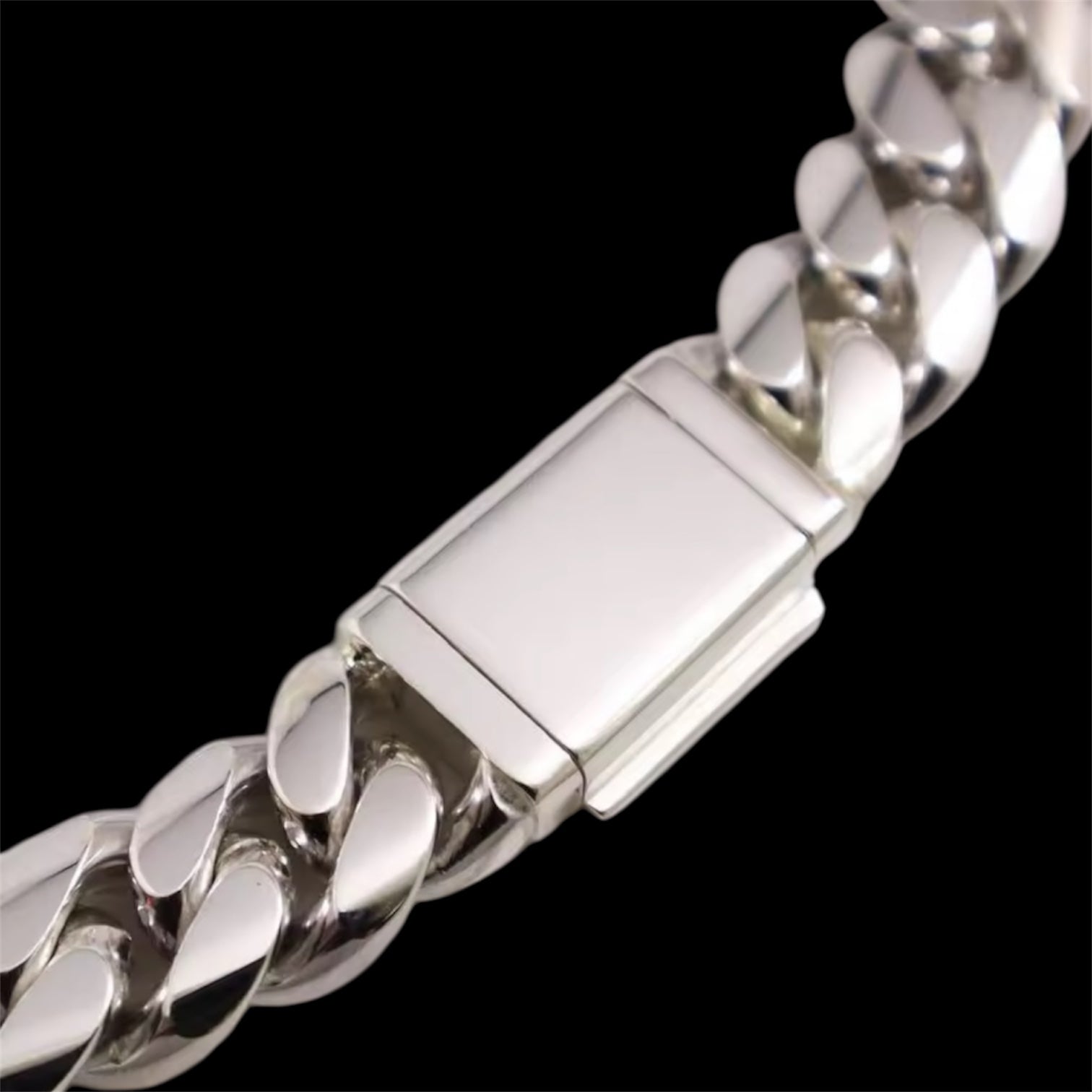 Classic Cuban Link Bracelet (Plain Sleek Lock)